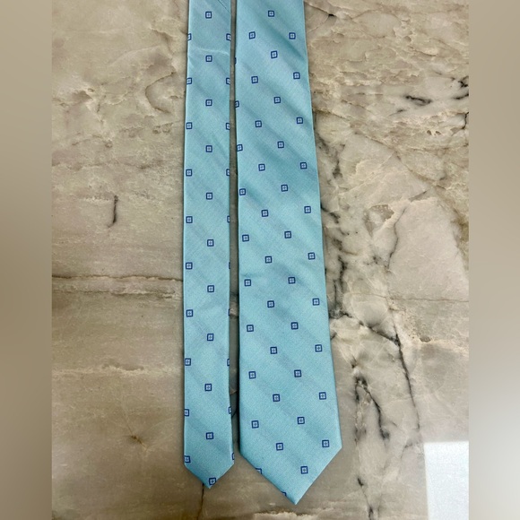 MICHAEL KORS 100% Silk Tie - Picture 4 of 11